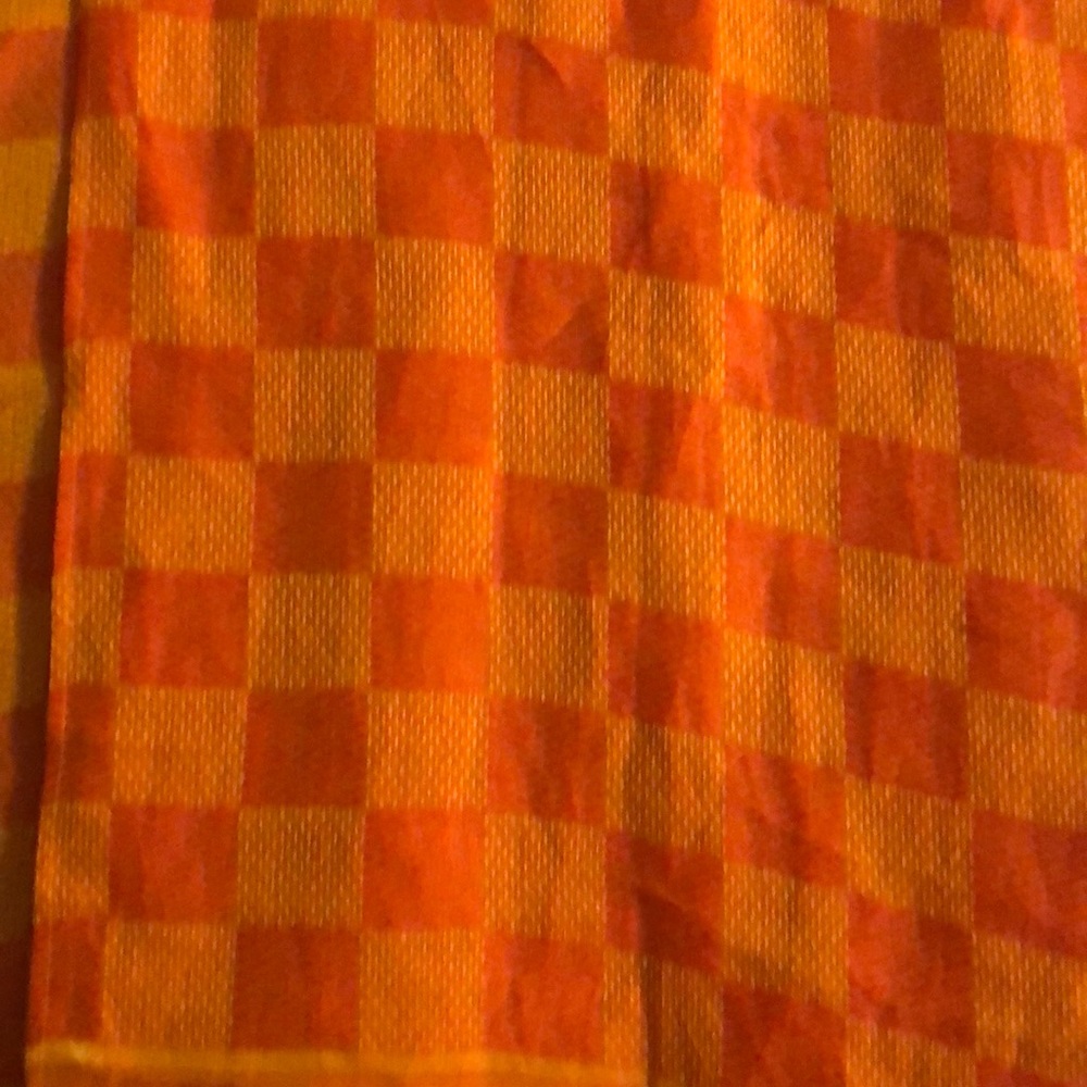 Louis bottom scarf never worn - Picture 2 of 5
